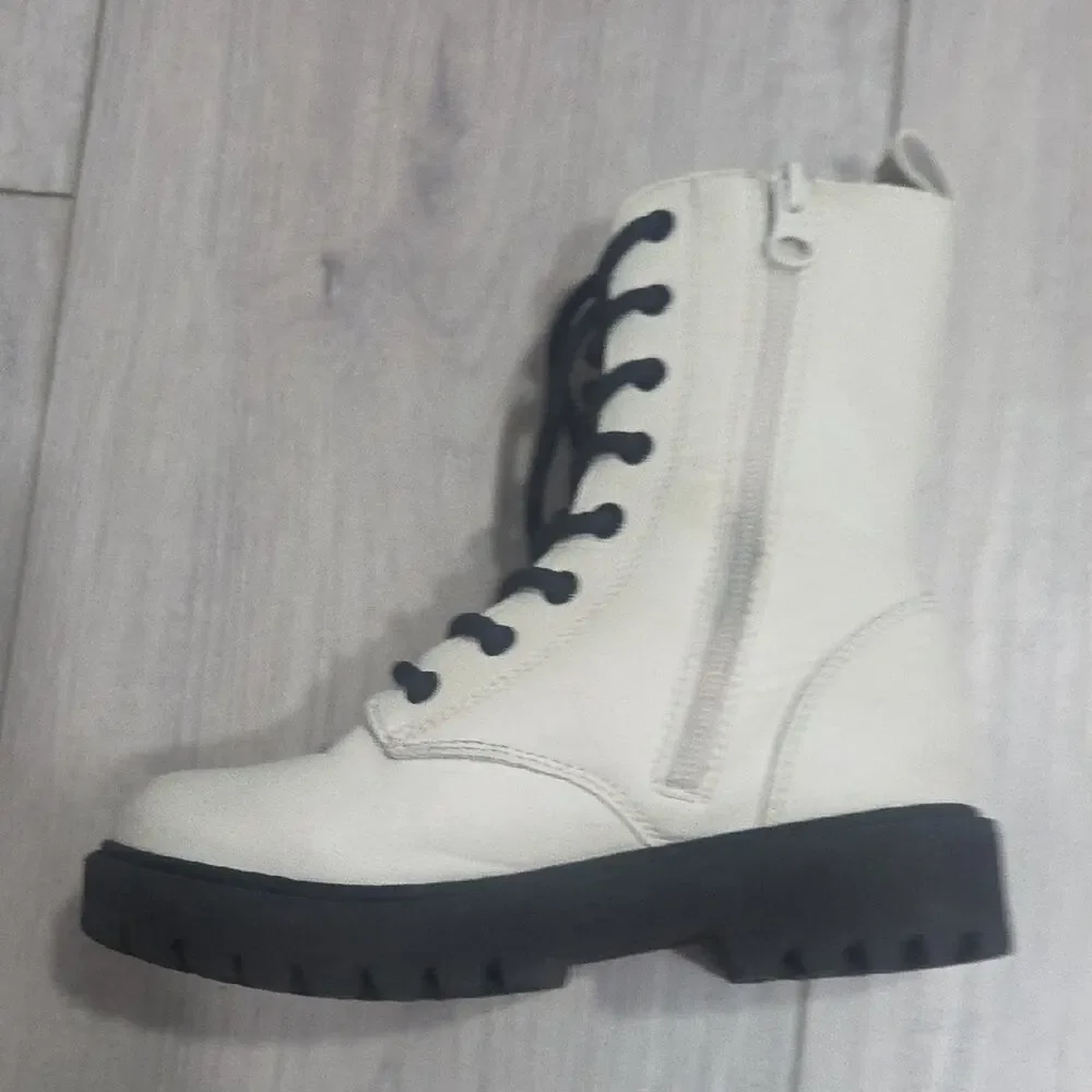 art class stylish cream